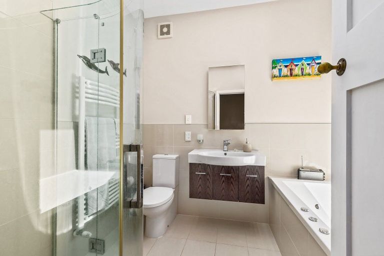 Photo of property in 139 Grafton Road, Roseneath, Wellington, 6011