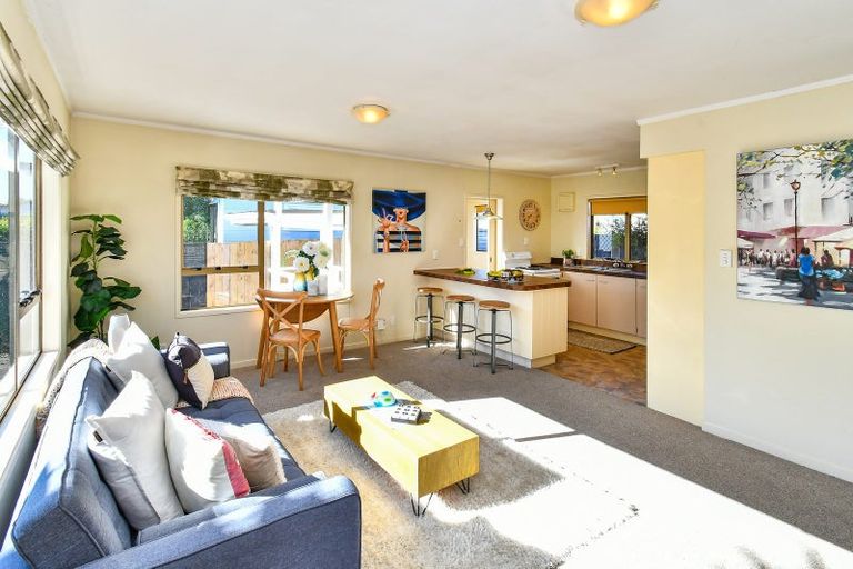 Photo of property in 446a Great South Road, Opaheke, Papakura, 2113