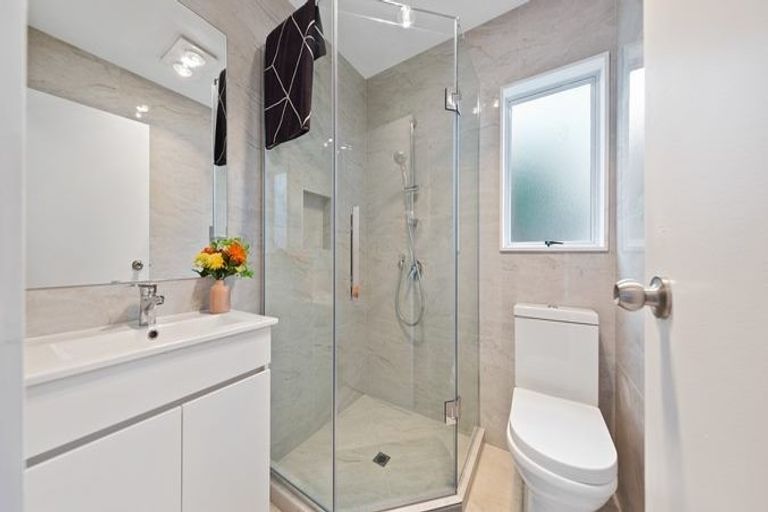 Photo of property in 1/157 Te Irirangi Drive, Flat Bush, Auckland, 2019