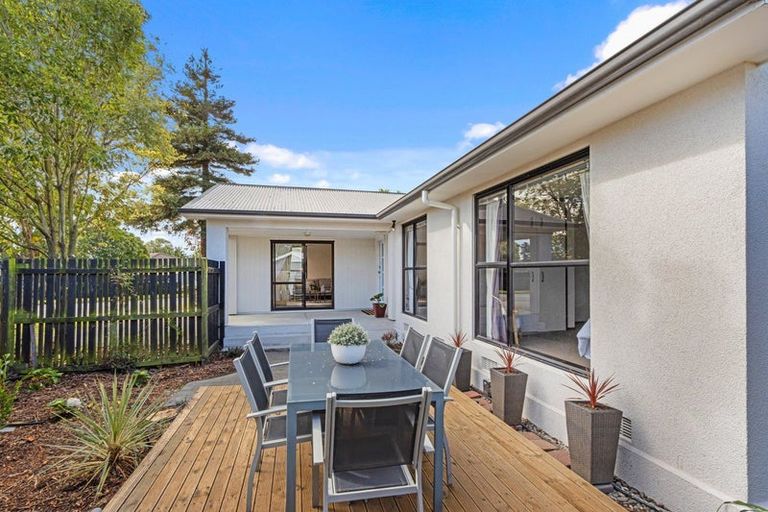 Photo of property in 35 Royal Park Drive, Parklands, Christchurch, 8083