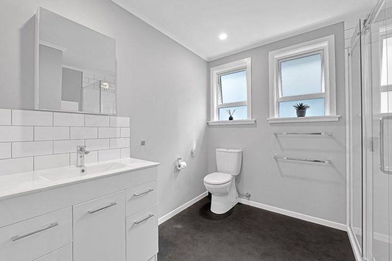 Photo of property in 10 Pembroke Street, Westown, New Plymouth, 4310