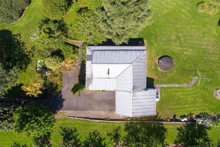 Photo of property in 76 Riverland Road, Kumeu, 0892