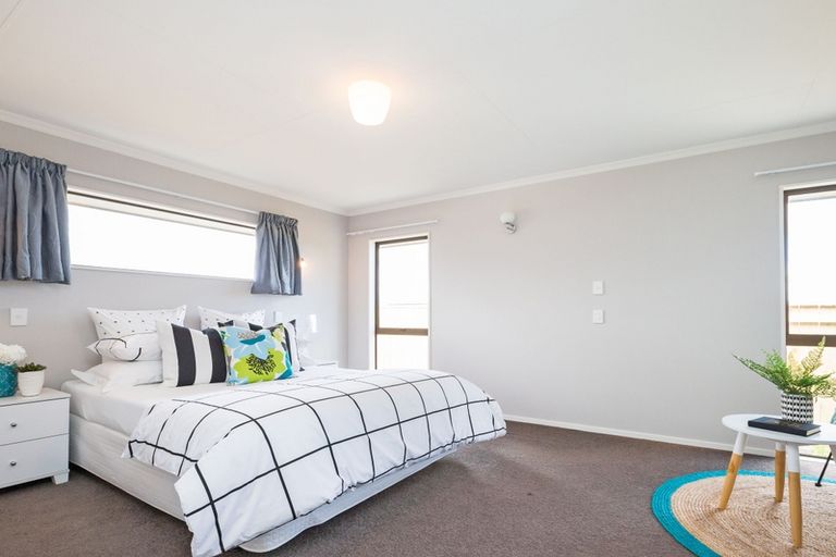 Photo of property in 140 Roberts Line, Kelvin Grove, Palmerston North, 4414