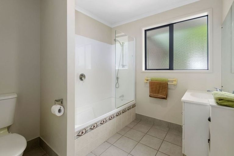 Photo of property in 4a Wyn Close, Kaukapakapa, 0871