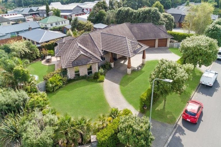Photo of property in 1 Glencairn Place, Buckland, Pukekohe, 2677