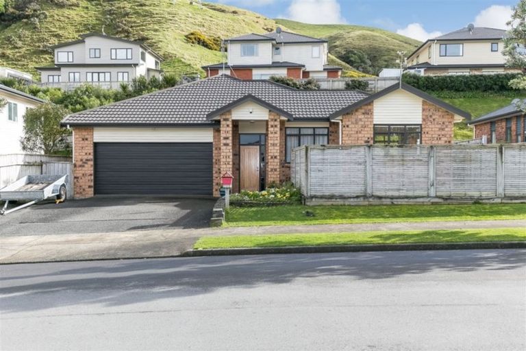 Photo of property in 73 Amesbury Drive, Churton Park, Wellington, 6037