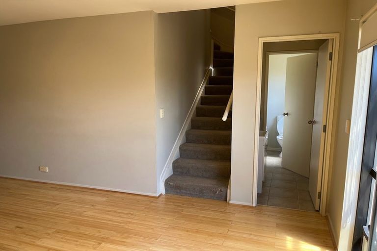 Photo of property in 23 Spalding Rise, Golflands, Auckland, 2013