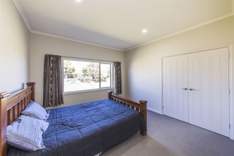 Photo of property in 711 Makerua Road, Tokomaru, Palmerston North, 4474