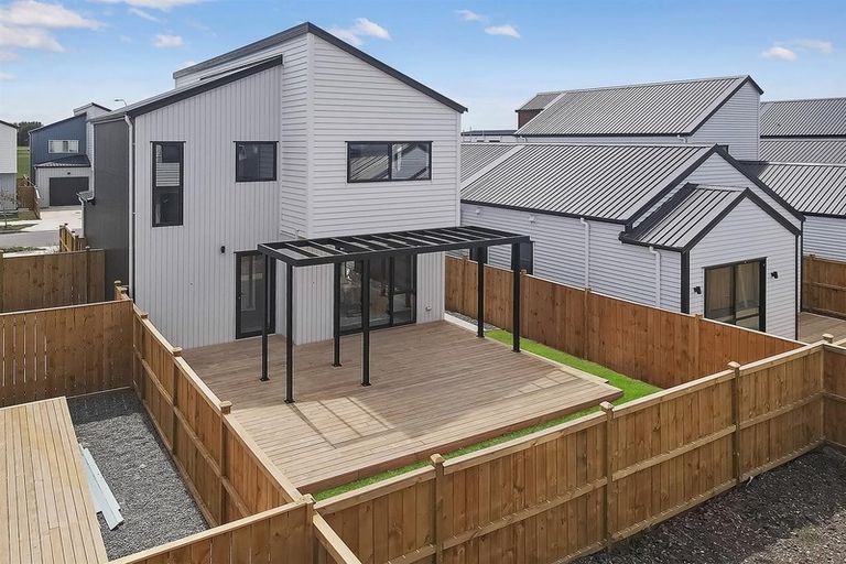 Photo of property in 18 Kairakau Street, Papakura, 2110