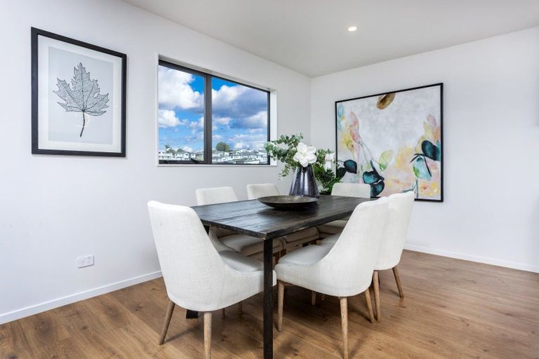 Photo of property in 25 Baumea Rise, Massey, Auckland, 0614