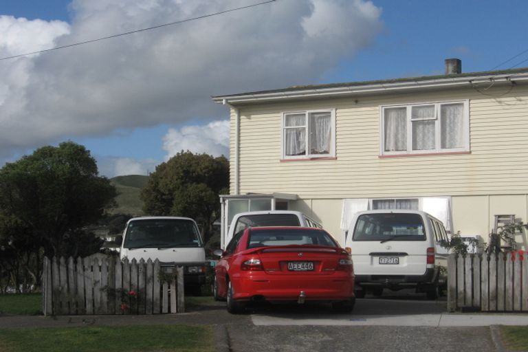 Photo of property in 21-23 Wiltshire Place, Cannons Creek, Porirua, 5024