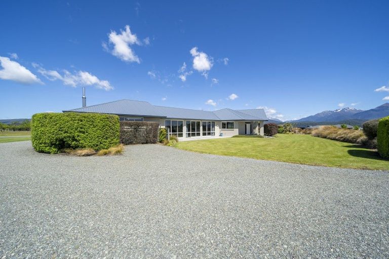 Photo of property in 56 Hawea Place, Te Anau, 9600