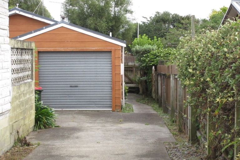 Photo of property in 51a Tiromoana Road, Raumati South, Paraparaumu, 5032