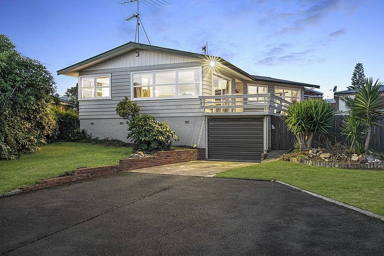 Photo of property in 24 Saint Johns Avenue, Tuakau, 2121