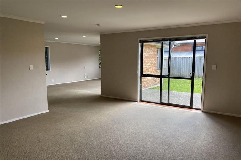 Photo of property in 487 Te Irirangi Drive, Flat Bush, Auckland, 2013
