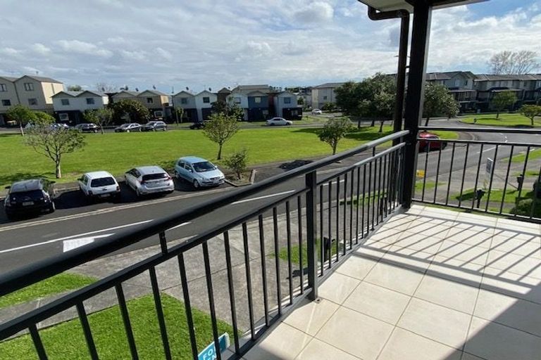 Photo of property in 6/1 Opito Way, East Tamaki, Auckland, 2013