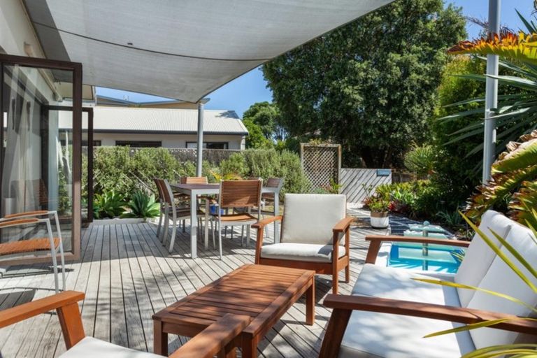 Photo of property in 1043b Papamoa Beach Road, Papamoa Beach, Papamoa, 3118