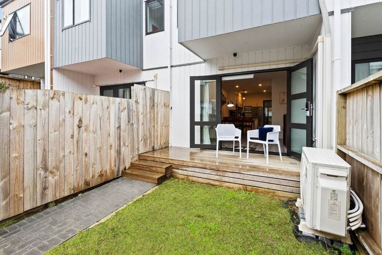 Photo of property in 7/22 Ryburn Road, Mount Wellington, Auckland, 1062