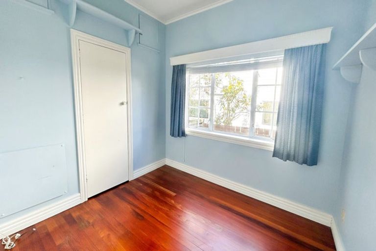 Photo of property in 33 Churchill Road, Cockle Bay, Auckland, 2014