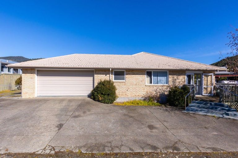 Photo of property in 257a Waikawa Road, Waikawa, Picton, 7220