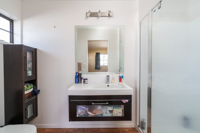 Photo of property in 19 Ingle Avenue, Waipahihi, Taupo, 3330