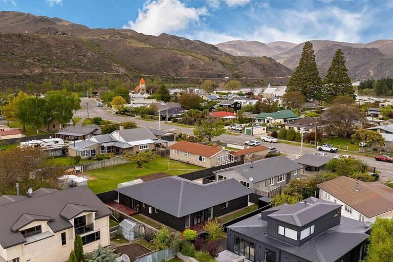 Photo of property in 23a Donegal Street, Cromwell, 9310