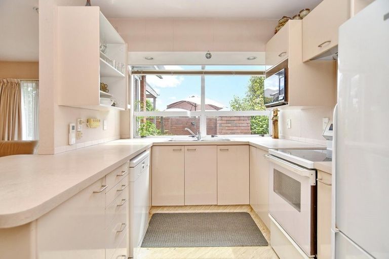 Photo of property in 158 Avonhead Road, Avonhead, Christchurch, 8042