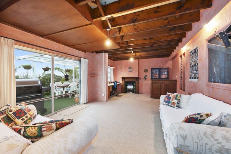 Photo of property in 51 Spence Road, Henderson, Auckland, 0612