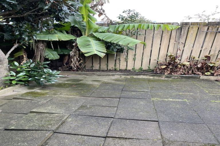 Photo of property in 2/138 Rangatira Road, Beach Haven, Auckland, 0626