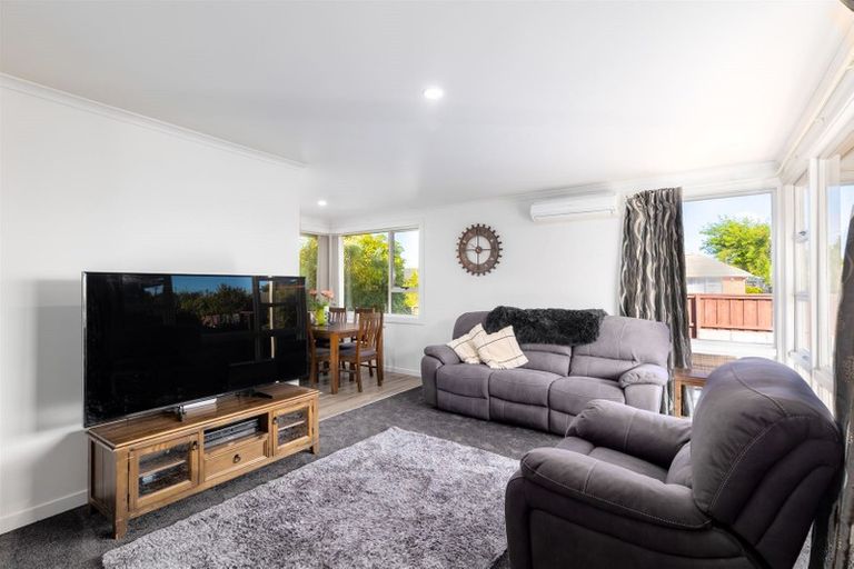 Photo of property in 7 Clipper Place, Redwood, Christchurch, 8051