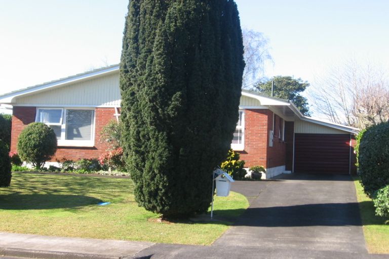Photo of property in 13 Mccall Place, Opaheke, Papakura, 2113