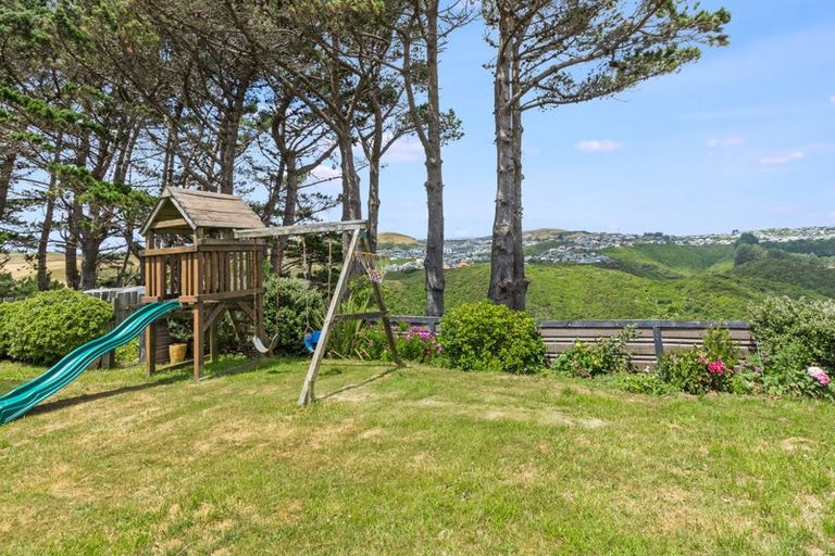 Photo of property in 15 Maracas Crescent, Grenada Village, Wellington, 6037