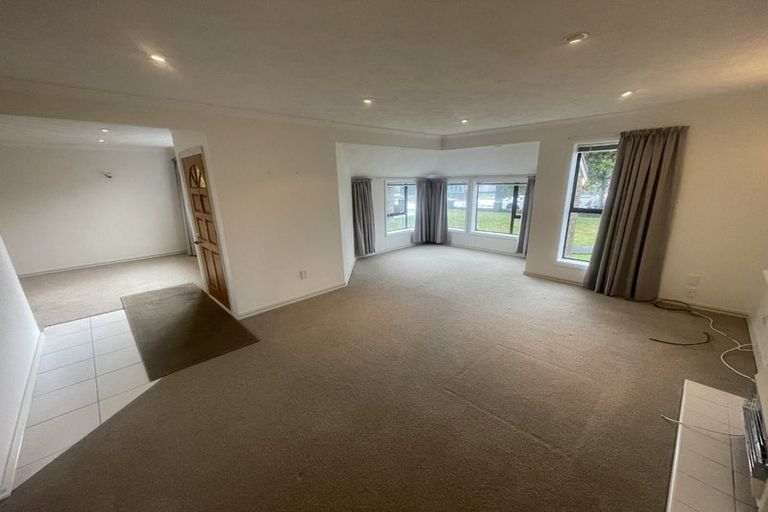 Photo of property in 15 Hall Grove, Ebdentown, Upper Hutt, 5018