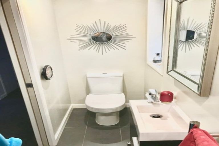 Photo of property in 43a Shanaway Rise, Hillcrest, Auckland, 0627