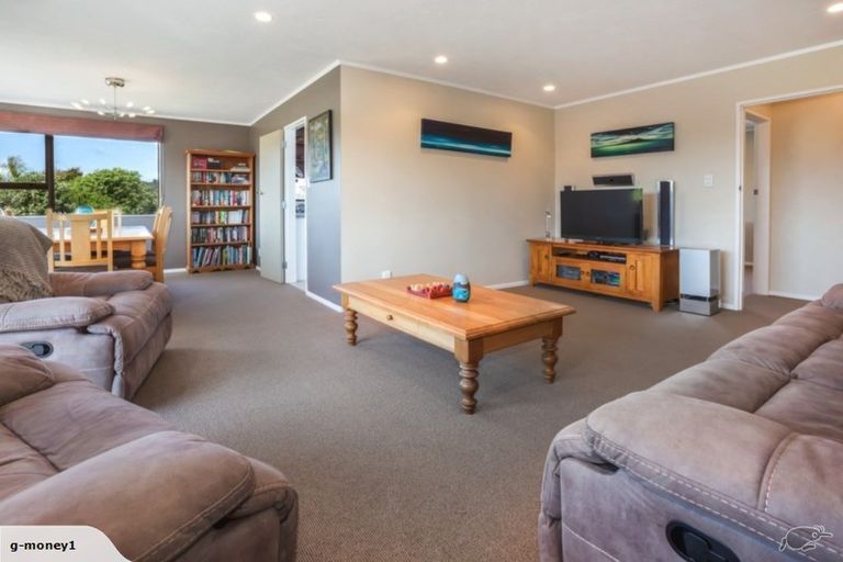 Photo of property in 9 Longitude Place, Whitby, Porirua, 5024