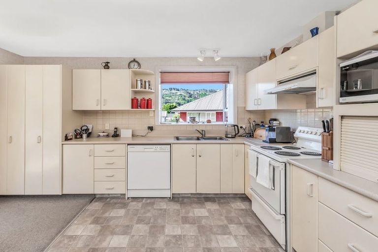 Photo of property in 2/20 Gunns Crescent, Cashmere, Christchurch, 8022