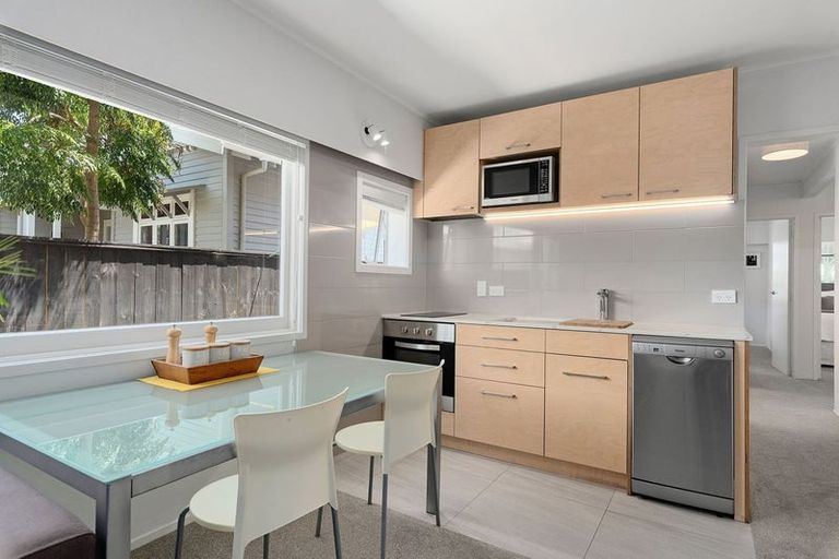 Photo of property in 80 Ngataringa Road, Devonport, Auckland, 0624