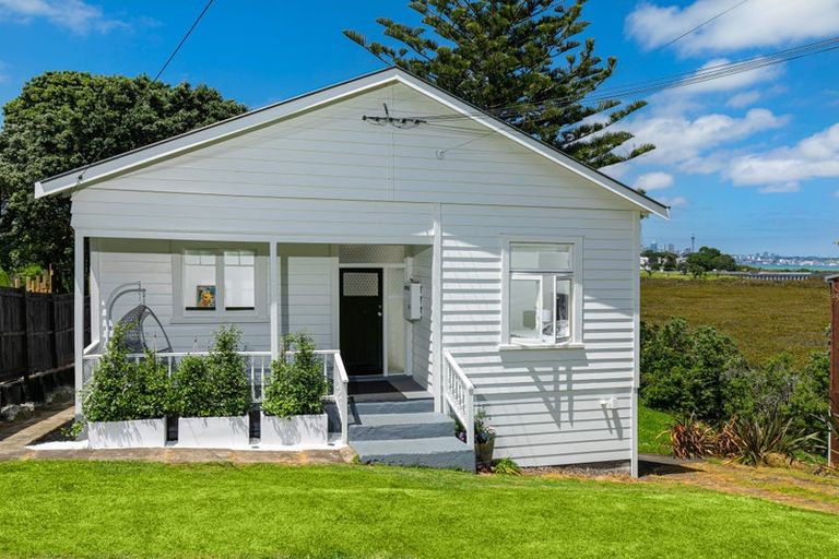Photo of property in 46 Byron Avenue, Takapuna, Auckland, 0622