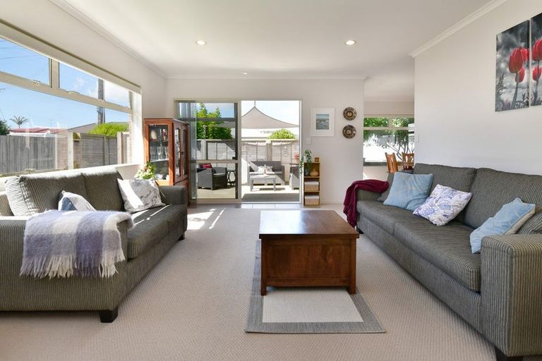 Photo of property in 25 Pine Road, Orewa, 0931