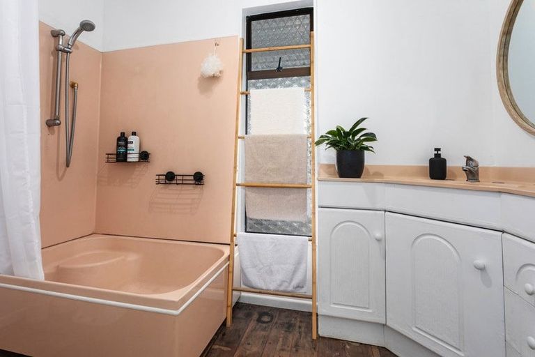 Photo of property in 90 College Road, Edgecumbe, 3120