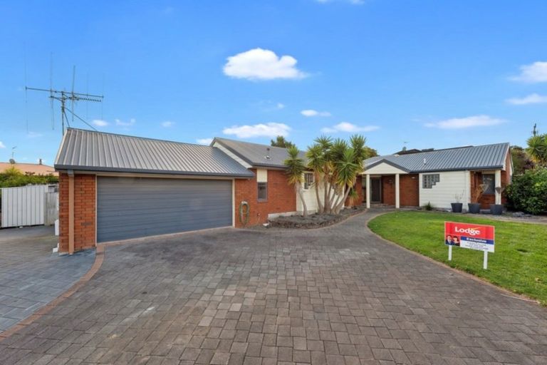 Photo of property in 64 Ayrshire Drive, Grandview Heights, Hamilton, 3200
