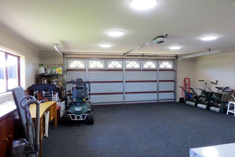 Photo of property in 11 Victoria Street, Coromandel, 3506