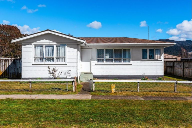 Photo of property in 39 Maria Place, Turangi, 3334