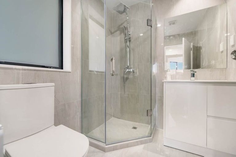 Photo of property in 5 Liban Place, Massey, Auckland, 0614