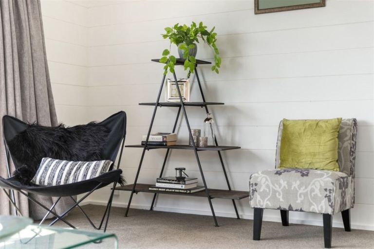 Photo of property in 45 Matuhi Rise, Henderson, Auckland, 0612