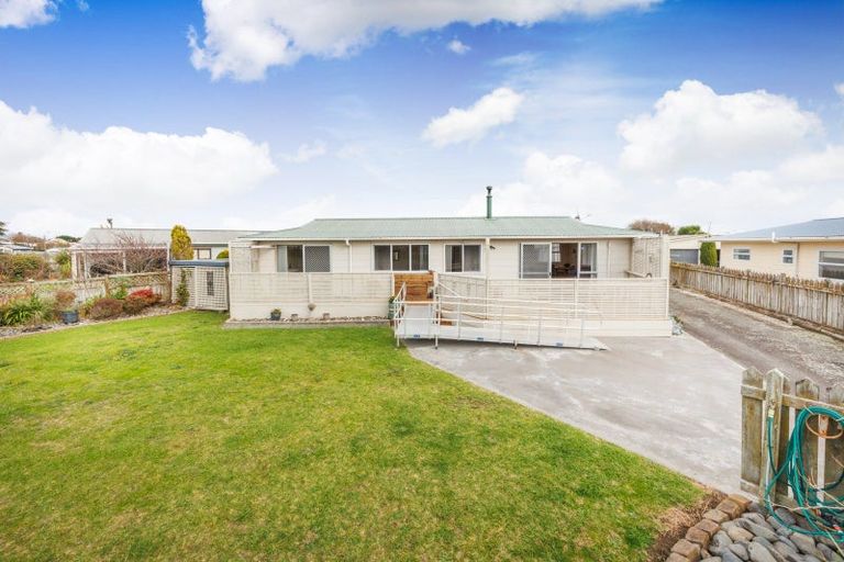 Photo of property in 20 Thomas Place, Foxton Beach, Foxton, 4815
