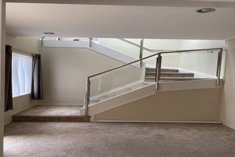 Photo of property in 5 Fielding Crescent, Farm Cove, Auckland, 2012