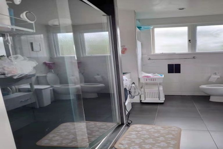 Photo of property in 1/9 Titoki Street, Te Atatu Peninsula, Auckland, 0610