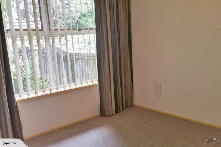 Photo of property in 1/4 Velma Road, Hillcrest, Auckland, 0627