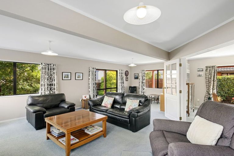 Photo of property in 28 De Menech Grove, Avalon, Lower Hutt, 5011
